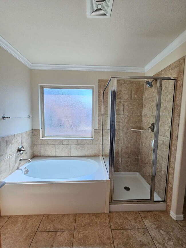 Building Photo - 5601 Little Theater Bend