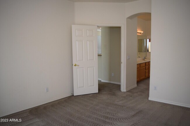 Building Photo - 3974 N 146th Ln