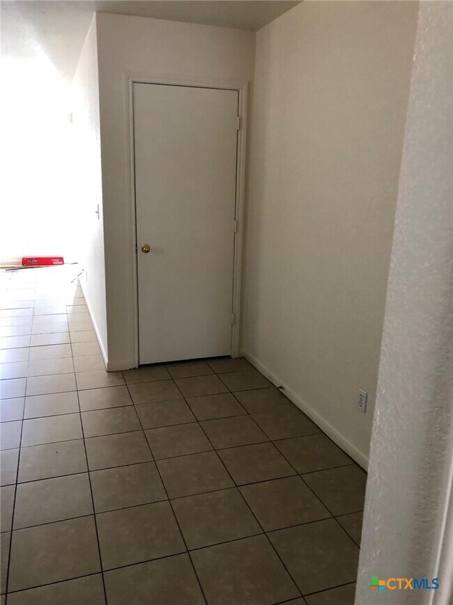 Building Photo - 3312 Cantabrian Dr