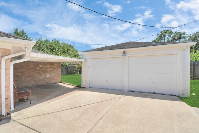 Building Photo - 11310 Sagewind Dr