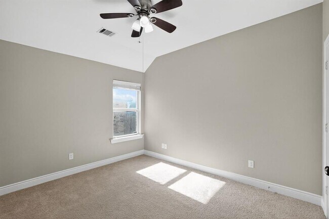 Building Photo - 6916 Etna Way