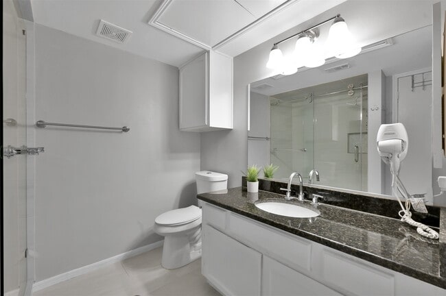 Building Photo - 124 April Point Dr N