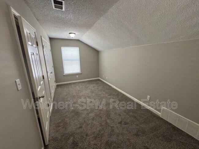 Building Photo - 9258 Lazzini Cove