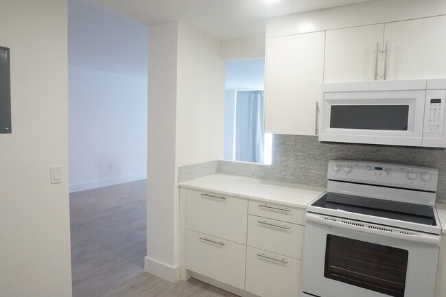 Building Photo - 2851 NE 183rd St