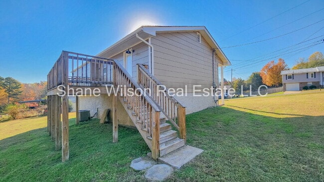 Building Photo - 66 Dean Rd