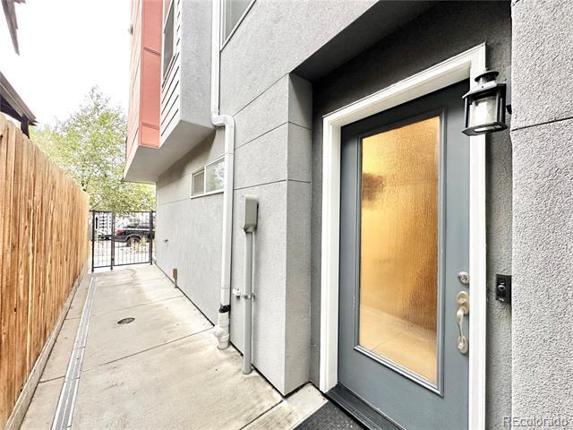 Building Photo - 2922 W 26th Ave