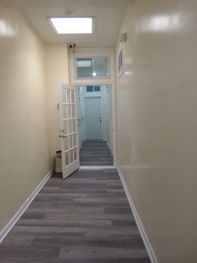 Building Photo - 637 Newark Ave