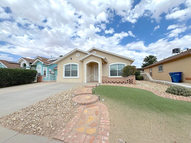 Primary Photo - East El Paso 3 bed Refrig A/C