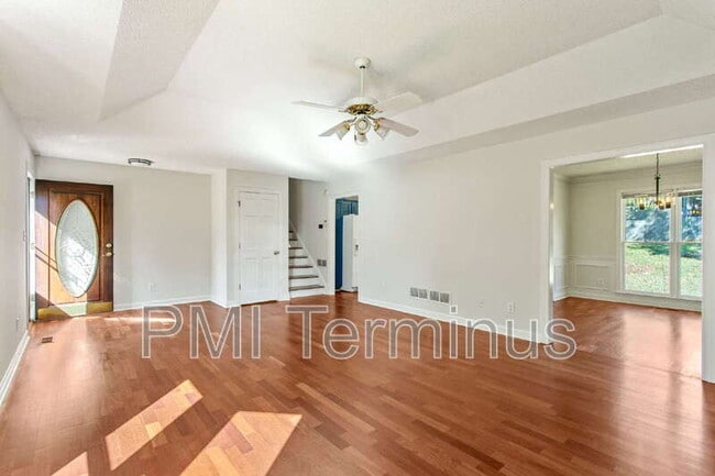 Building Photo - 76 Winward Way SE