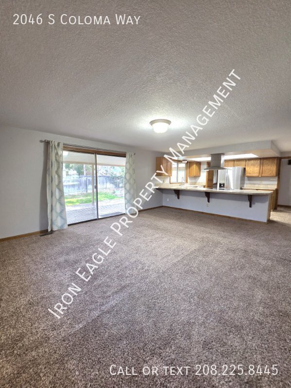 Building Photo - 2046 S Coloma Wy