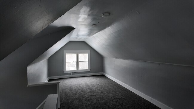 Building Photo - 422 Downing Pl