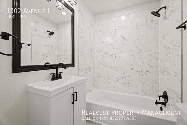 Building Photo - 1302 Avenue I