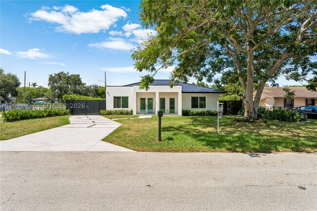 Building Photo - 6099 SW 38th St