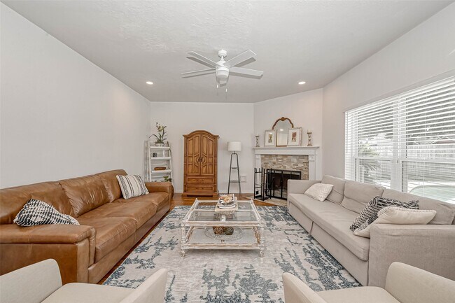 Building Photo - 16535 Oat Mill Dr