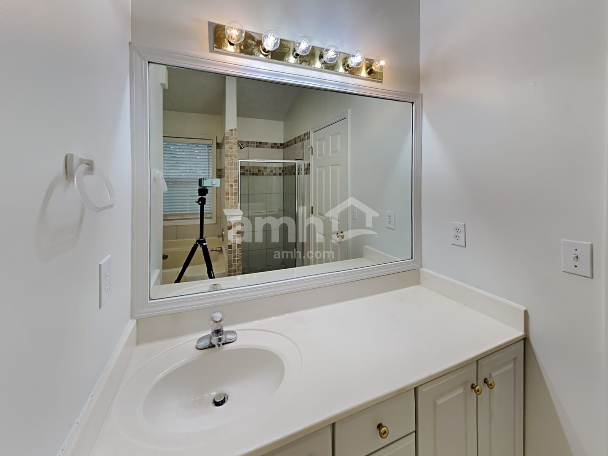 Building Photo - 951 Garden Oak Ct