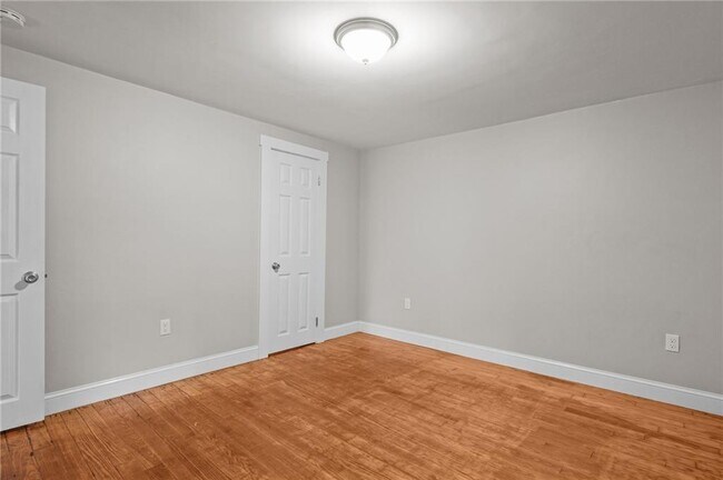 Building Photo - 54 Hillside Ave