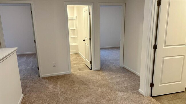 Building Photo - 213 Bloomfield Cir