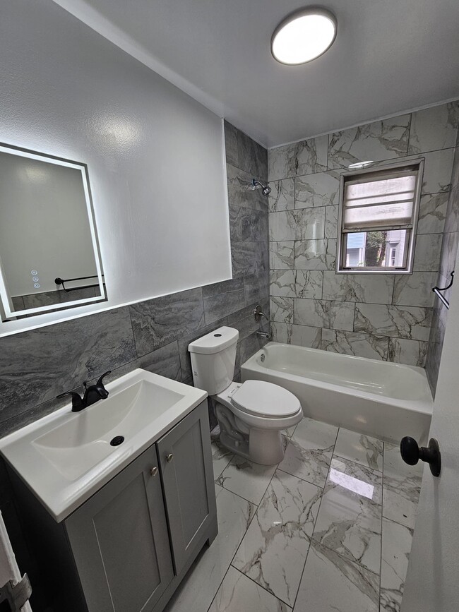 52-54 W Stratford PL 6 - 54 W Stratford Pl