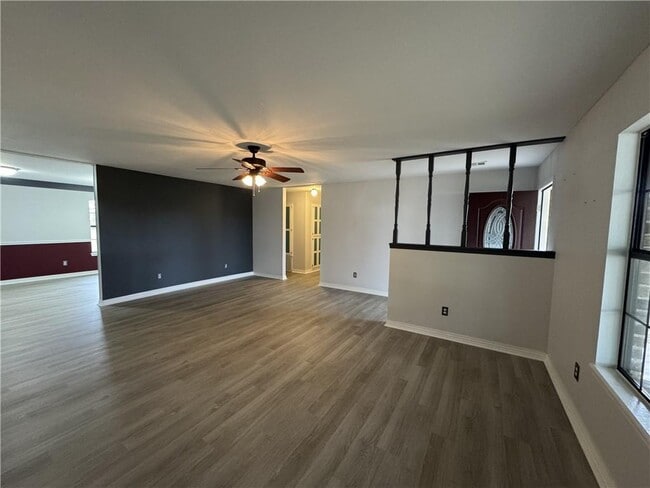 Building Photo - 590 Duckworth St