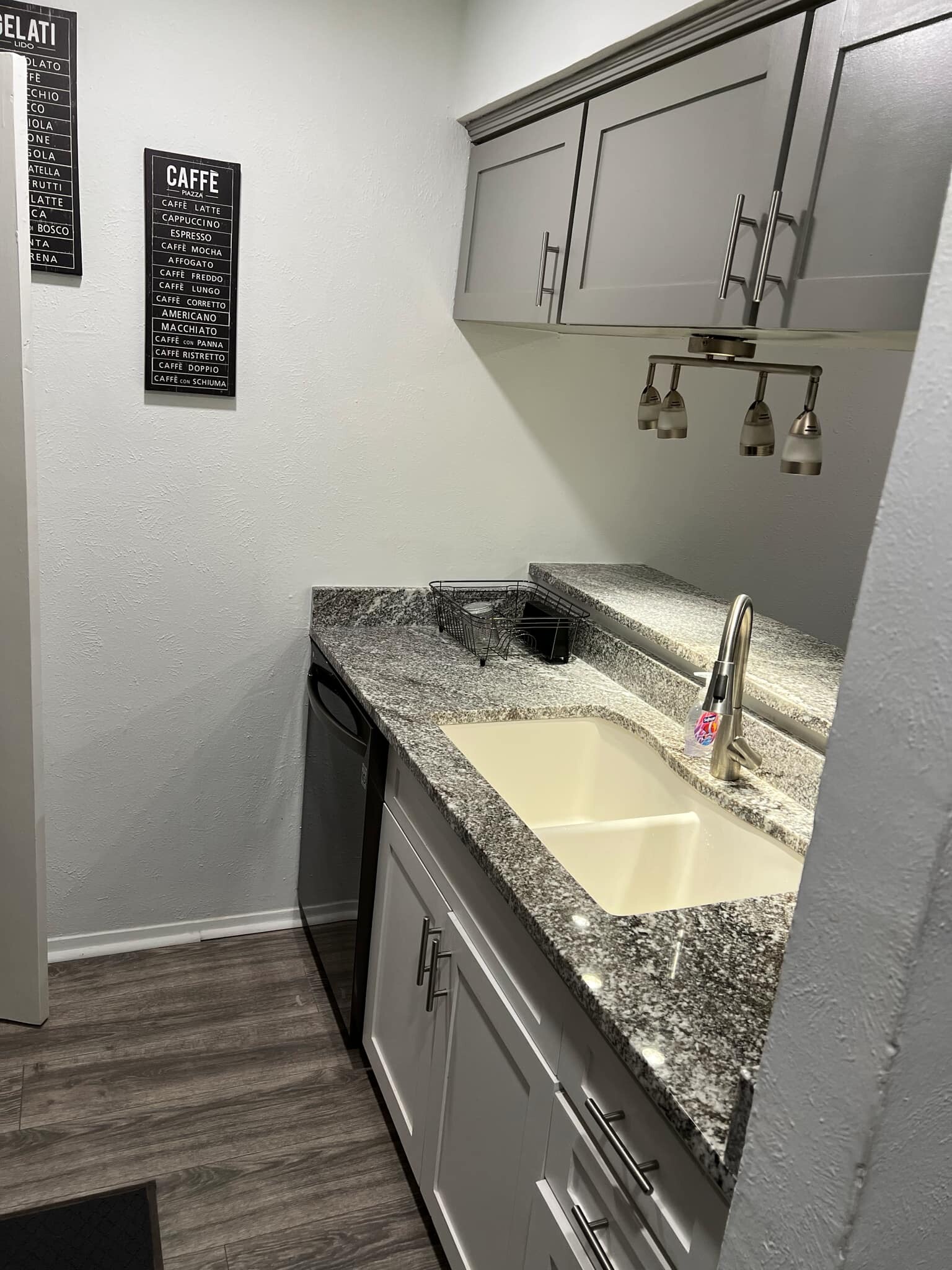 Kitchen_Granite countertops - 4837 Cedar Springs Rd