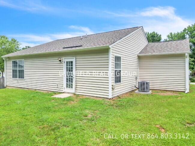 Building Photo - 111 White Willow Ct