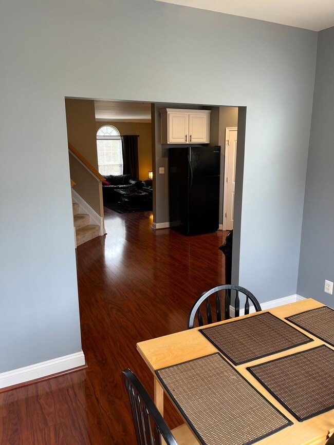 Building Photo - 3BR Townhome in Abingdon: Deck, Assigned Parking, Pool, Gym + W/D