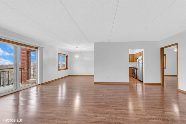 Building Photo - 5555 N Cumberland Ave
