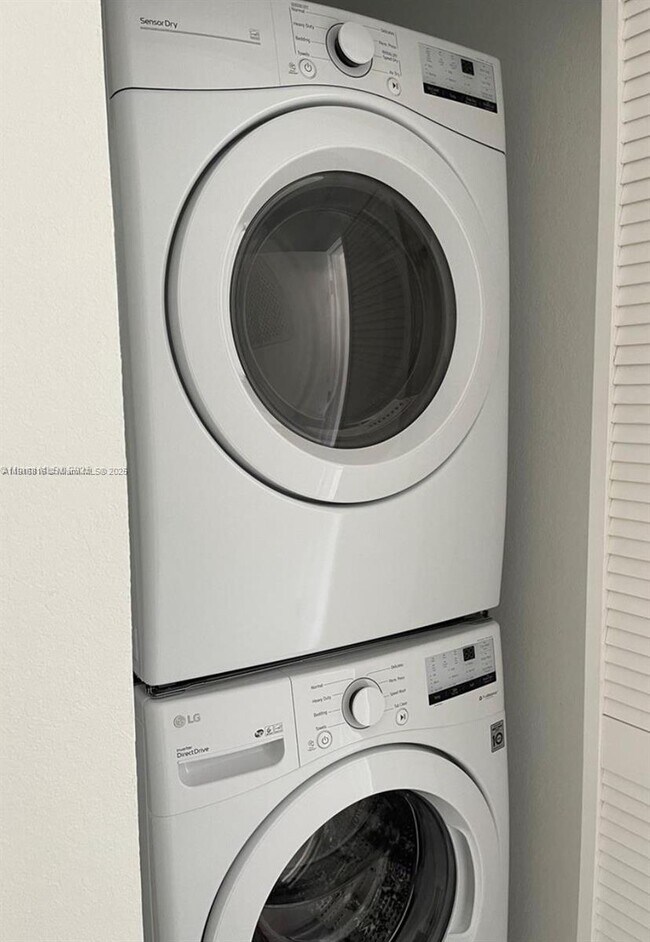 Building Photo - 25842 SW 144th Ave