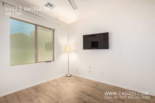 Building Photo - 4442 E Angela Dr