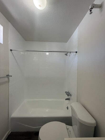 Building Photo - 1816 N Gramercy Pl