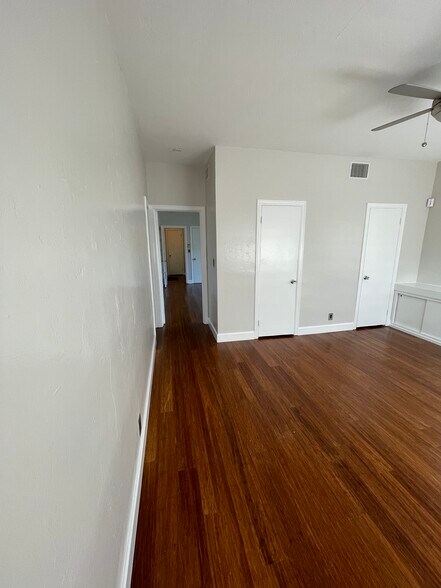 Building Photo - 2133 Calais Dr