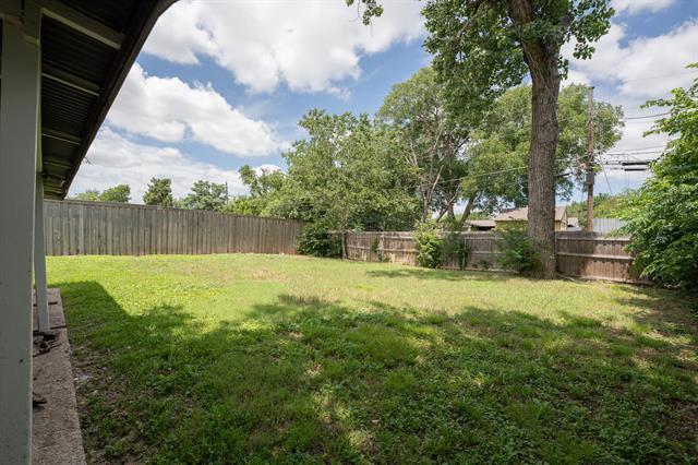 Building Photo - 3057 Dogwood Dr