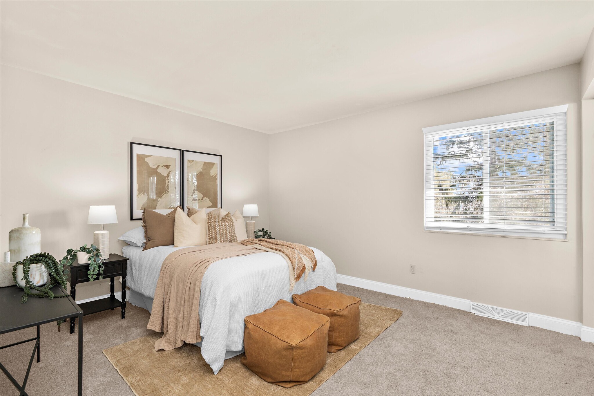 Building Photo - 10747 Evening Wind Ct