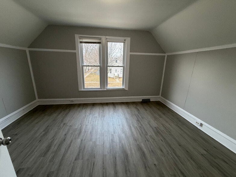 Building Photo - 600 18th St