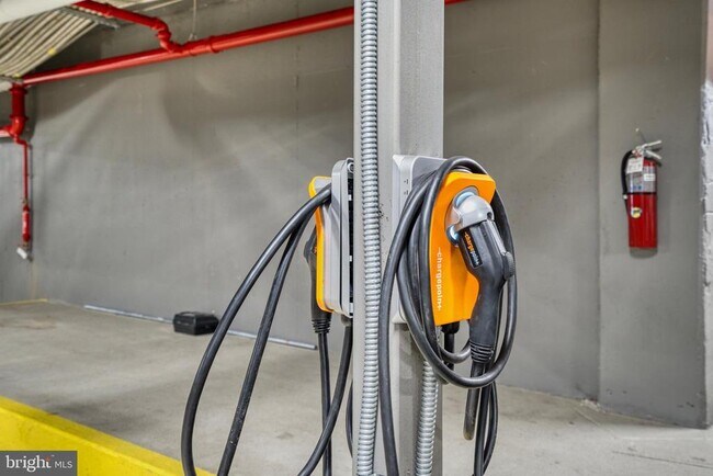 Building Photo - 925 N Fairfax St