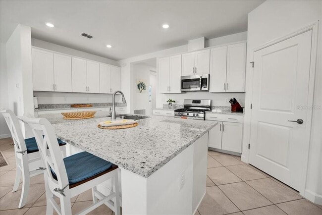 Building Photo - 5161 Coral Reef Wy