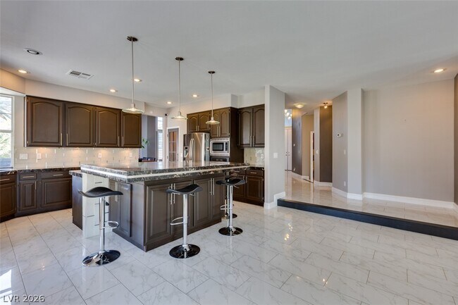 Building Photo - 152 Ultra Dr