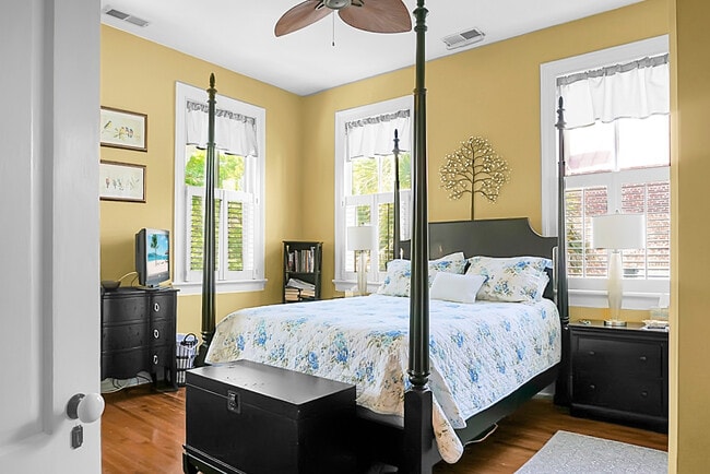 Building Photo - 6 Wentworth St