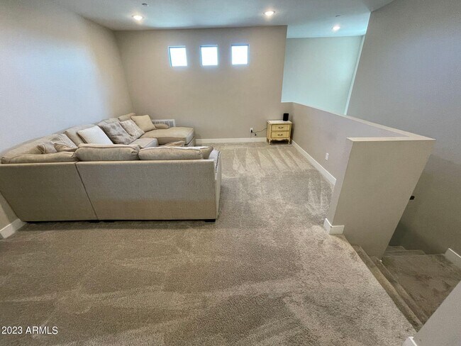 Building Photo - 14030 W Desert Flower Dr