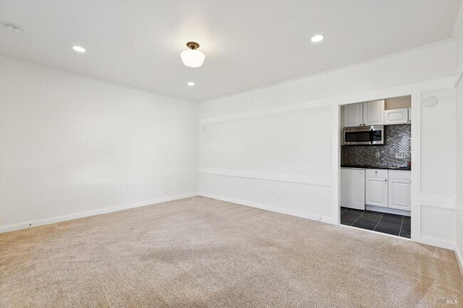 Building Photo - 21 Tamalpais Ave