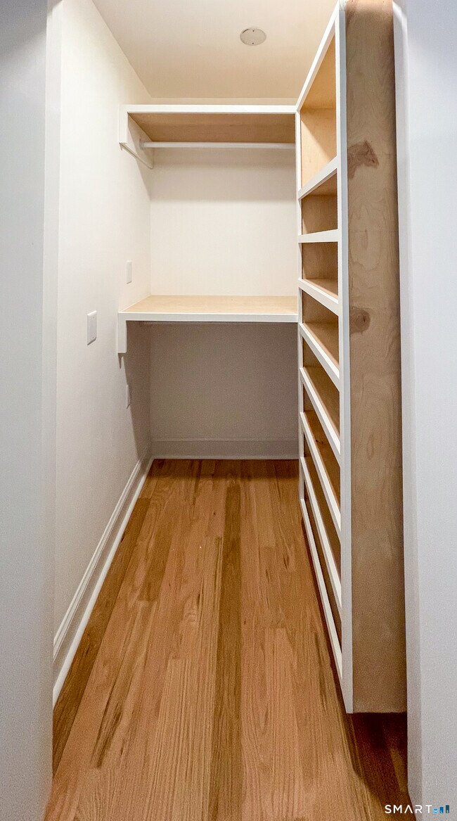 Building Photo - 100 Truman St