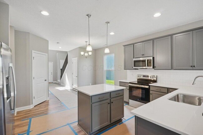 Building Photo - 7074 Unitas Lp