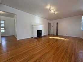 Building Photo - 911 14th St