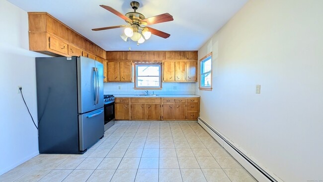 Building Photo - 24 Hoyt St