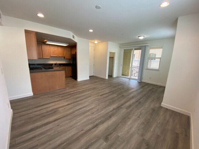Building Photo - 3 Bed 2 Bath Condo W/ Garage In San Ramon