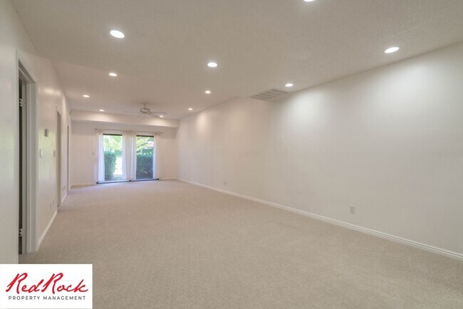 Building Photo - 2 Bedroom Condo in a Prime Location!