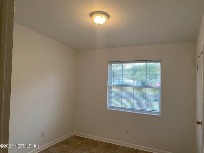 Building Photo - 815 La Marche Dr