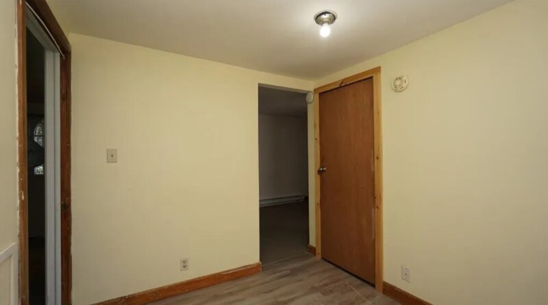 Building Photo - 36 Henry St