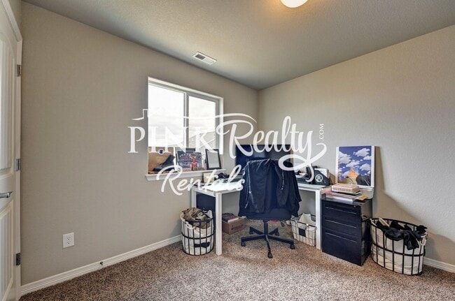 Building Photo - 10906 Zealand Dr