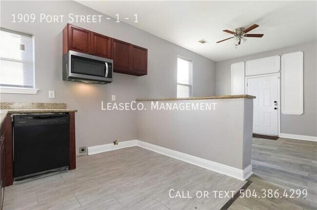 Building Photo - 1909 Port St